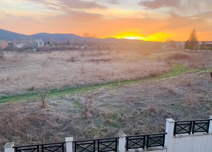 Daire At St. Nicholas Complex-igora